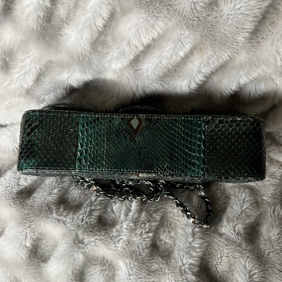 Gorgeous Chanel Classic Medium Double Flap Bag - Picture 6 of 9